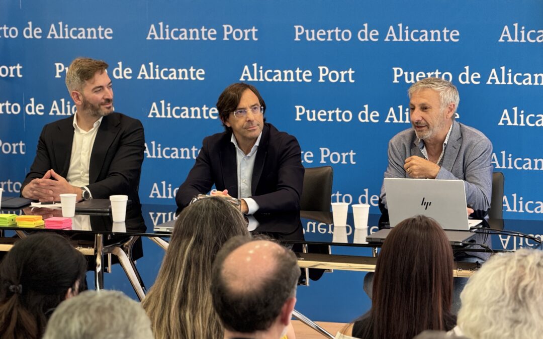 La Cátedra Smart Ports aporta su visión sobre la innovación para contribuir a la estrategia de futuro del Puerto de Alicante